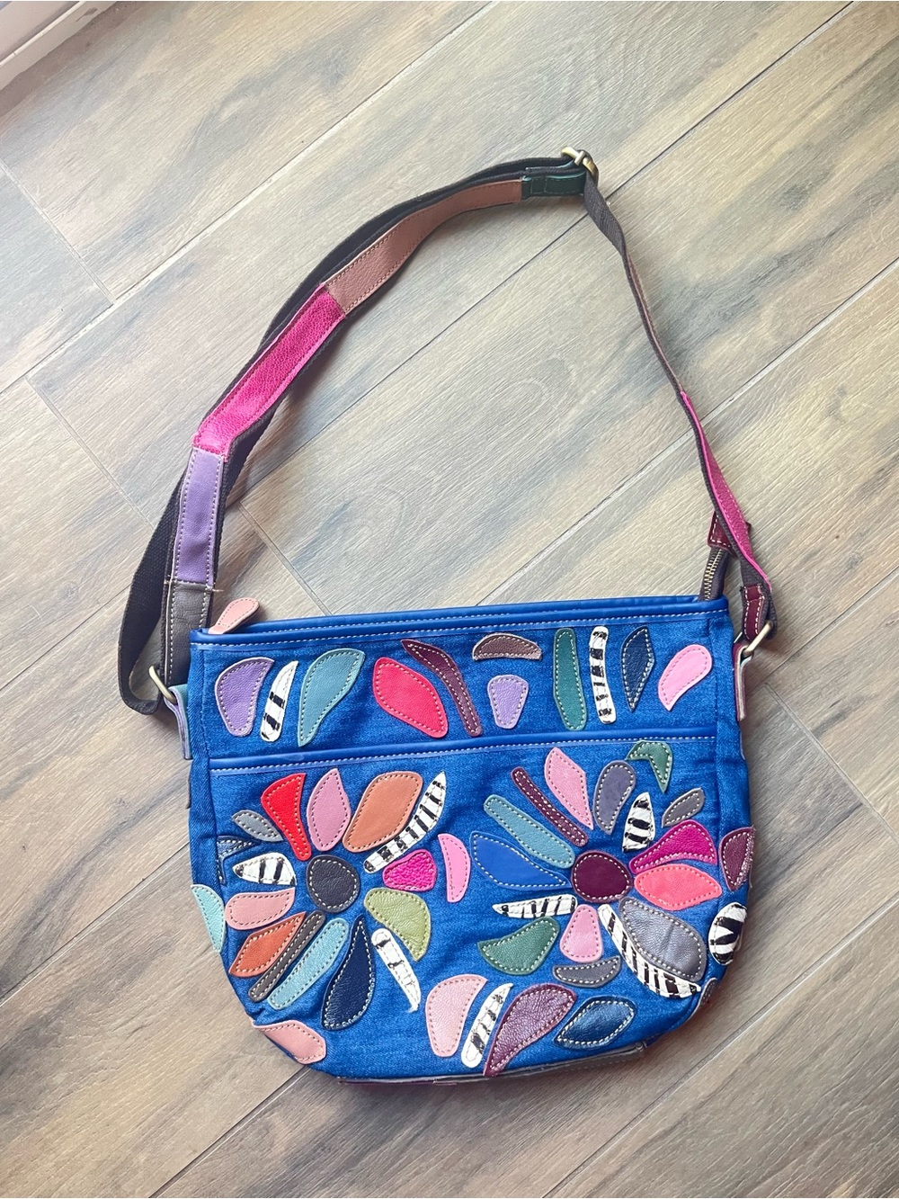 AmeriLeather crossbody